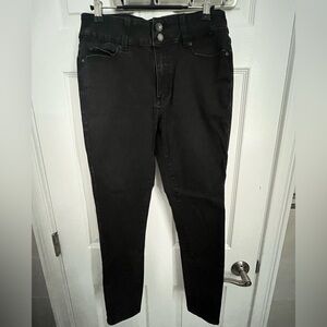 Tahari Black Skinny Jeans with Stretchy Fit